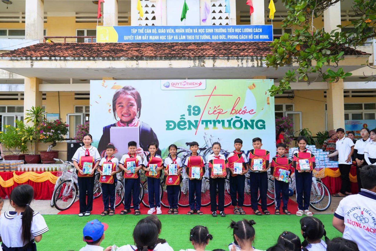 Biểu tượng đồng hồ và tiền mặt, thể hiện tốc độ rút tiền nhanh chóng của 789bet app