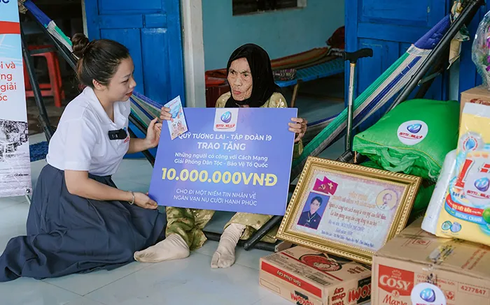 Hình ảnh đại diện trung tâm hỗ trợ khách hàng 789bet app, nhân viên tư vấn nhiệt tình